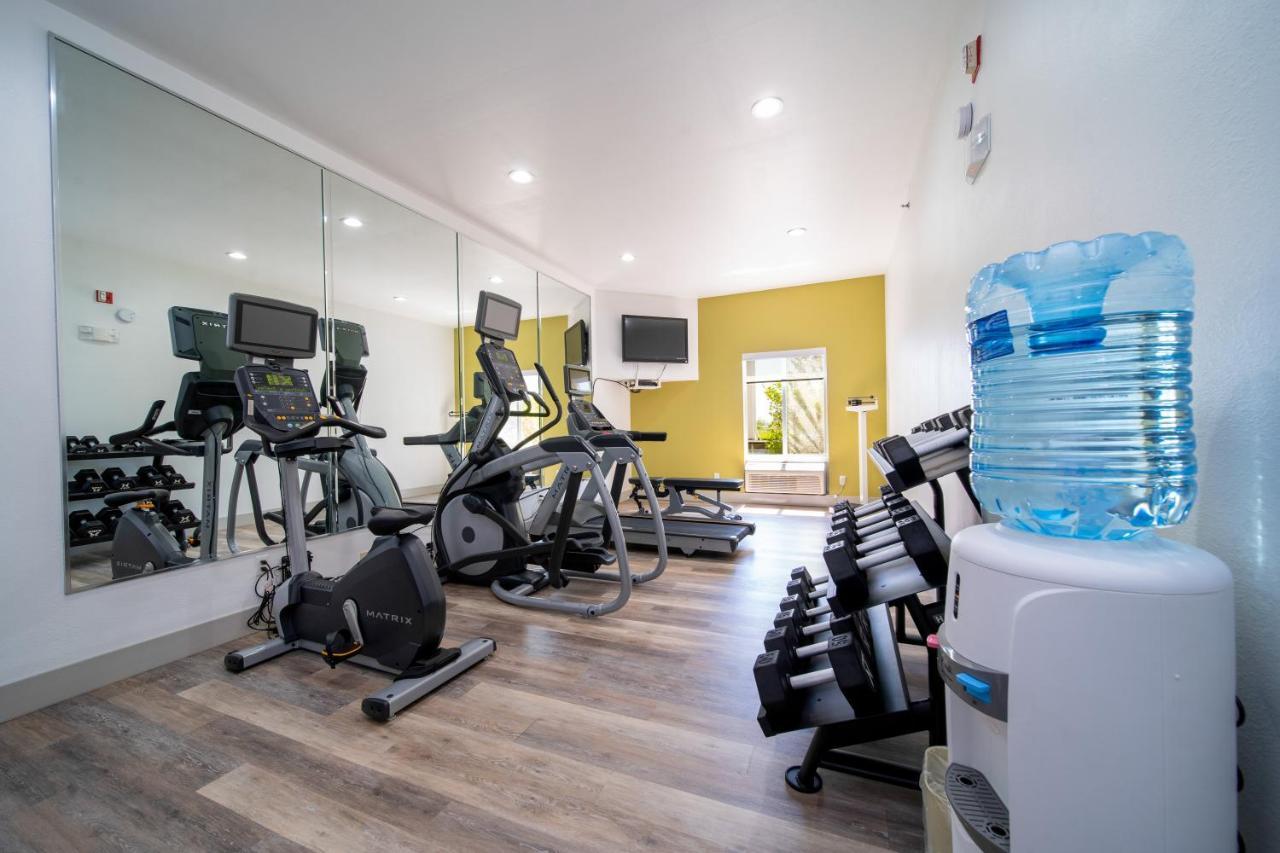 Holiday Inn Express Hotel & Suites Bedford By Ihg Exteriér fotografie