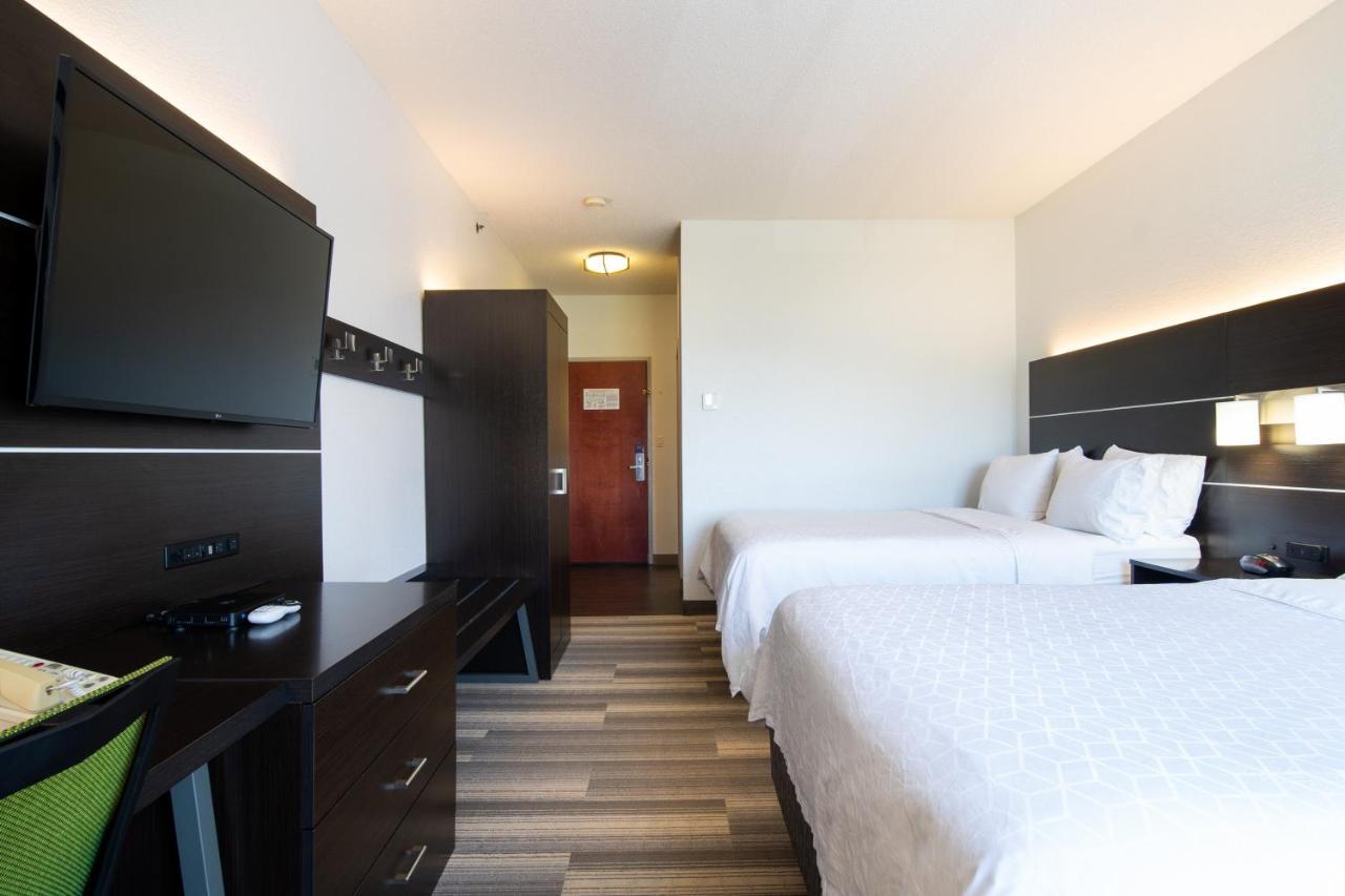 Holiday Inn Express Hotel & Suites Bedford By Ihg Exteriér fotografie