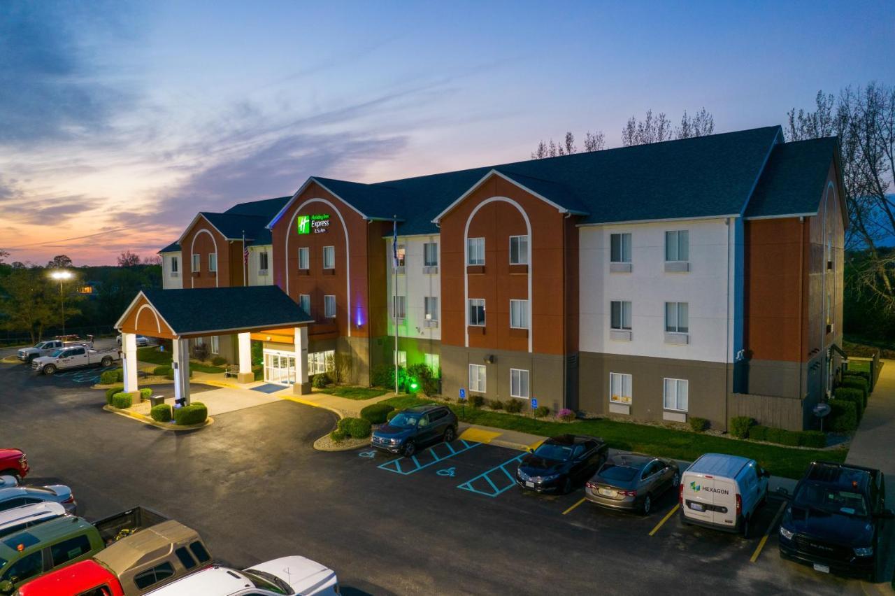 Holiday Inn Express Hotel & Suites Bedford By Ihg Exteriér fotografie