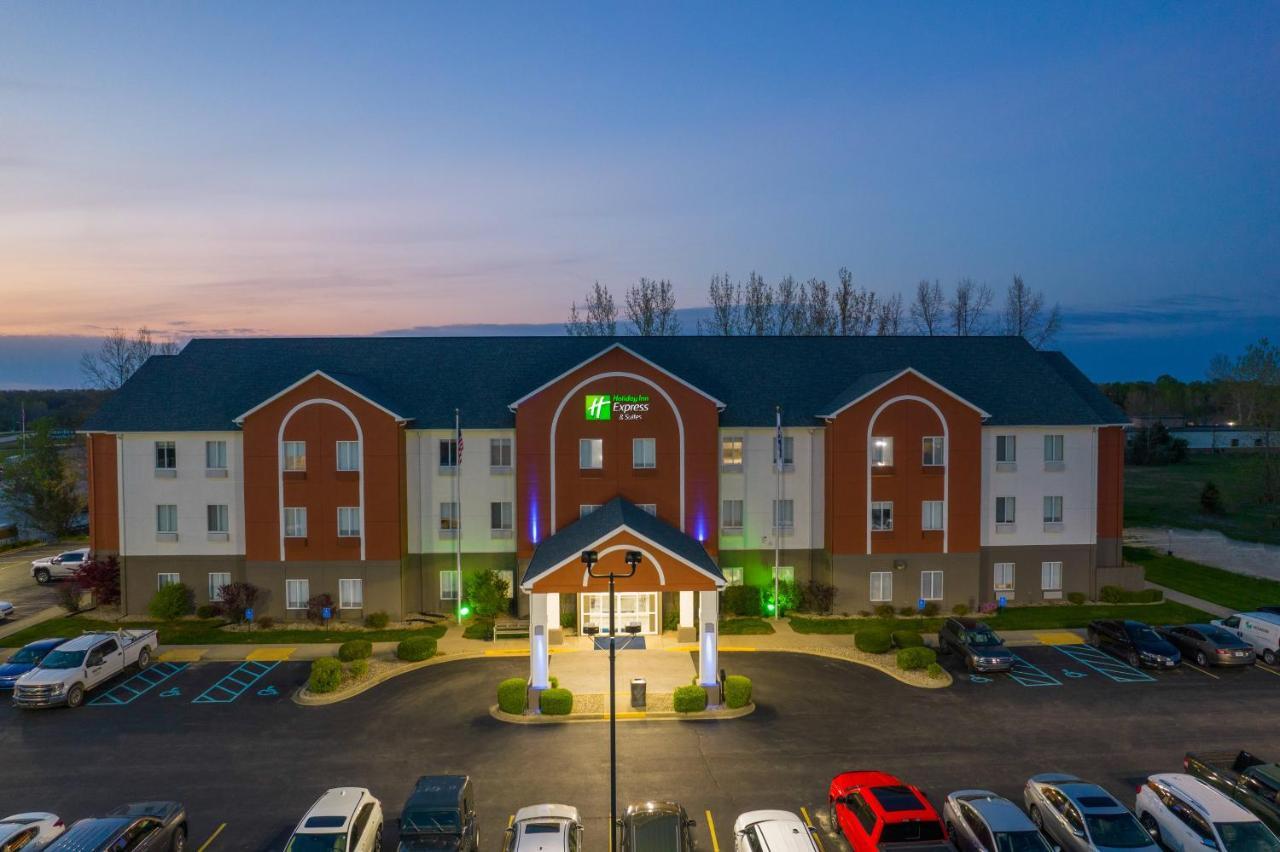 Holiday Inn Express Hotel & Suites Bedford By Ihg Exteriér fotografie