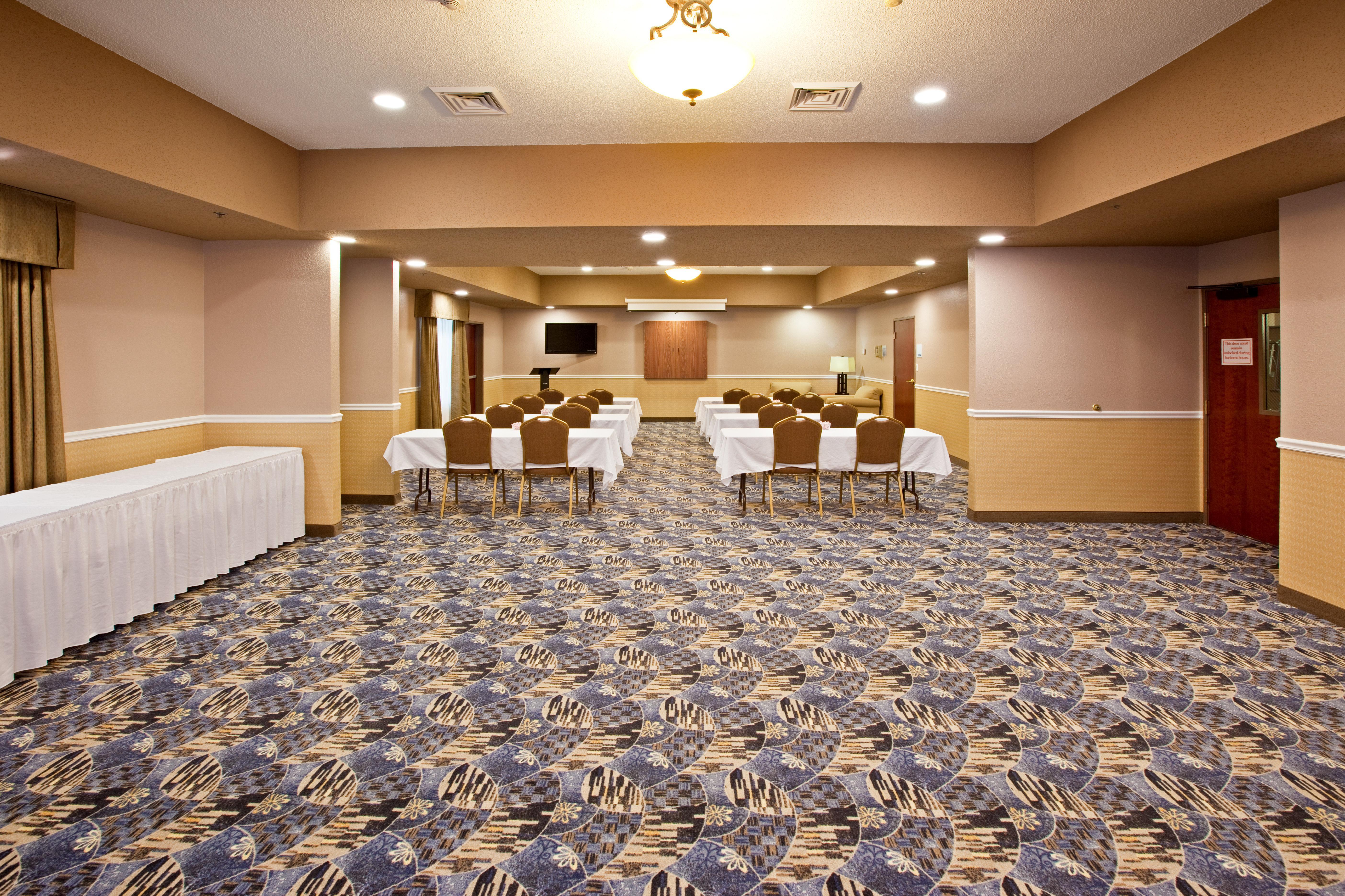 Holiday Inn Express Hotel & Suites Bedford By Ihg Exteriér fotografie