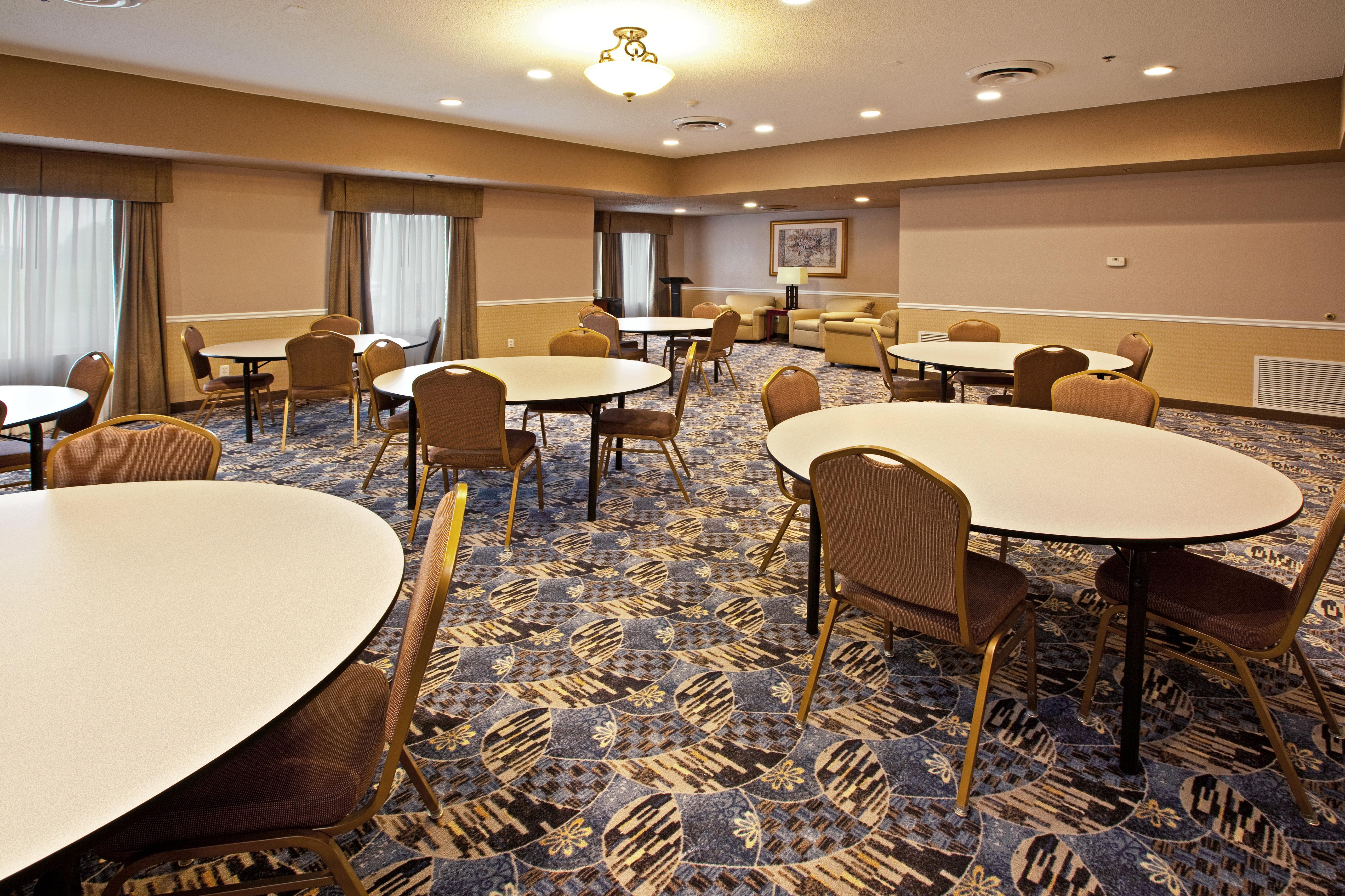 Holiday Inn Express Hotel & Suites Bedford By Ihg Exteriér fotografie