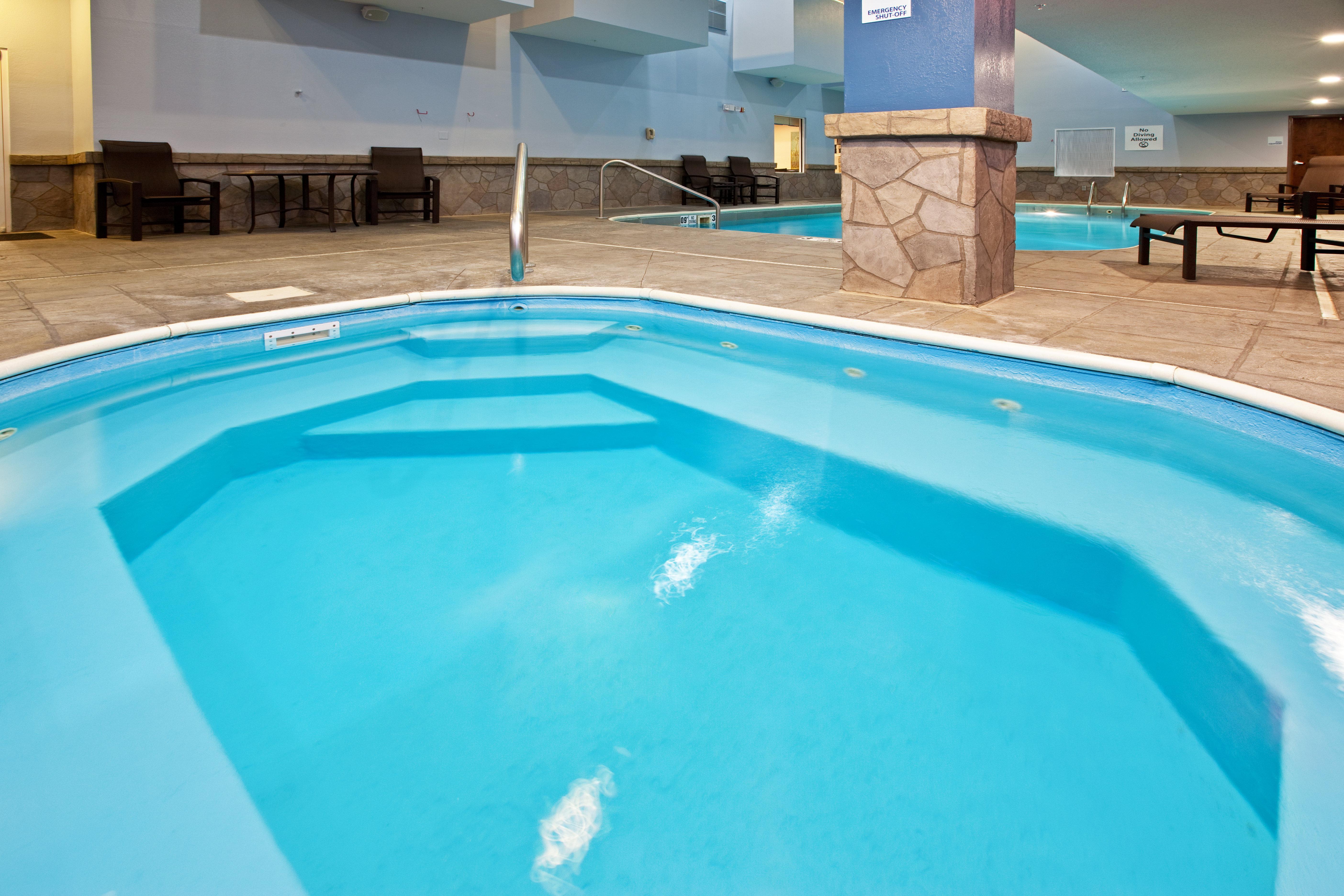 Holiday Inn Express Hotel & Suites Bedford By Ihg Exteriér fotografie