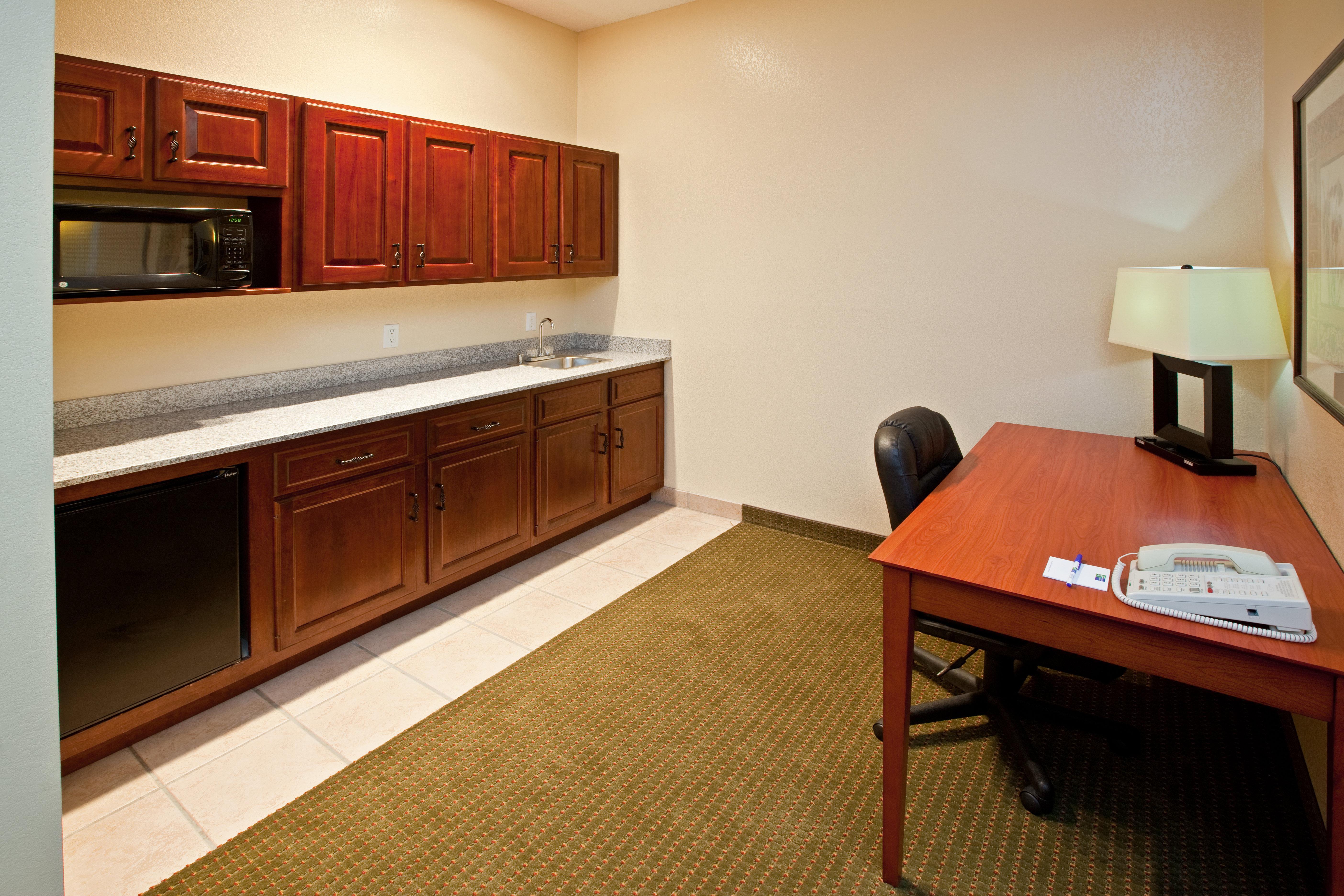 Holiday Inn Express Hotel & Suites Bedford By Ihg Exteriér fotografie