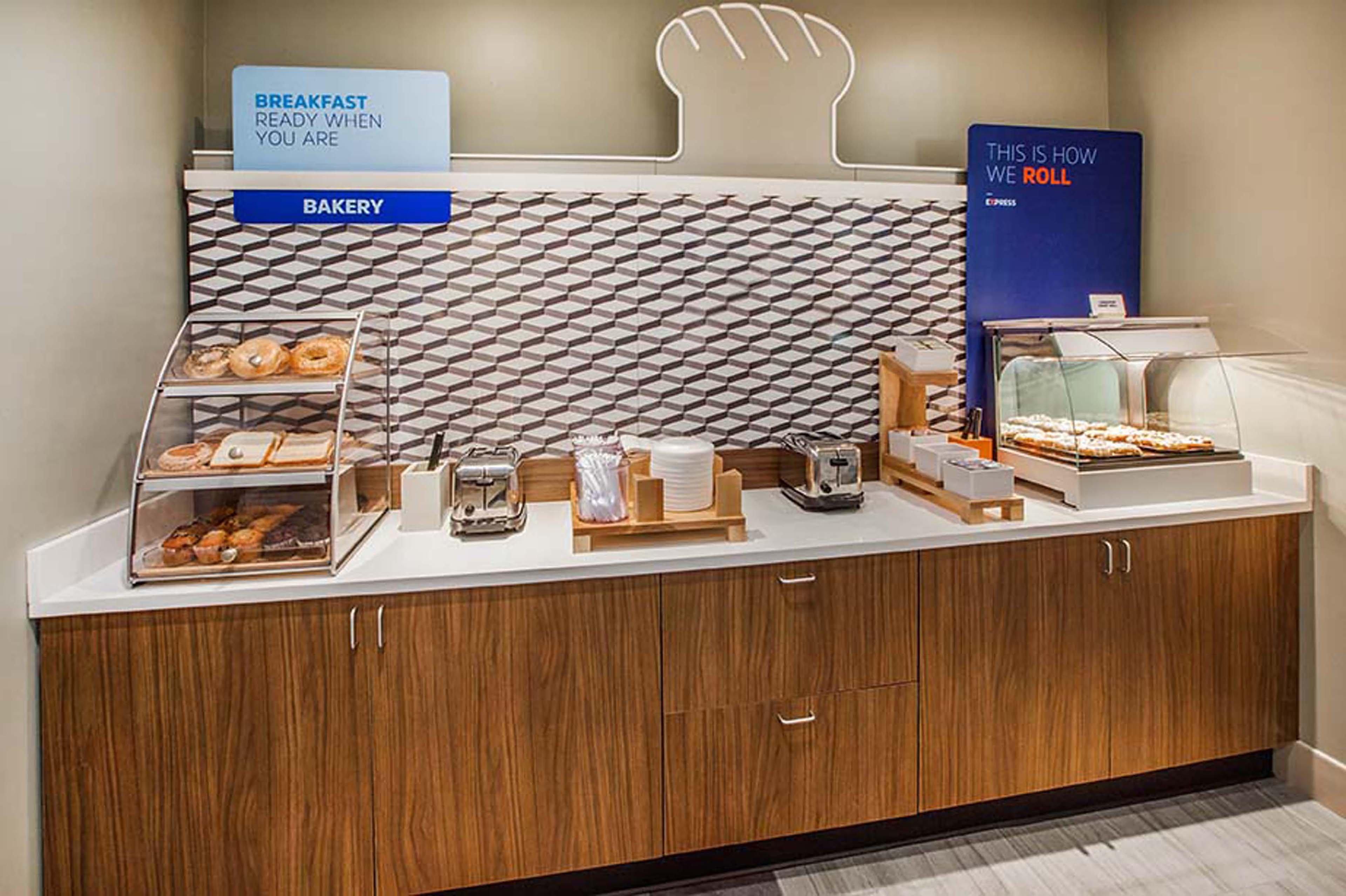 Holiday Inn Express Hotel & Suites Bedford By Ihg Exteriér fotografie
