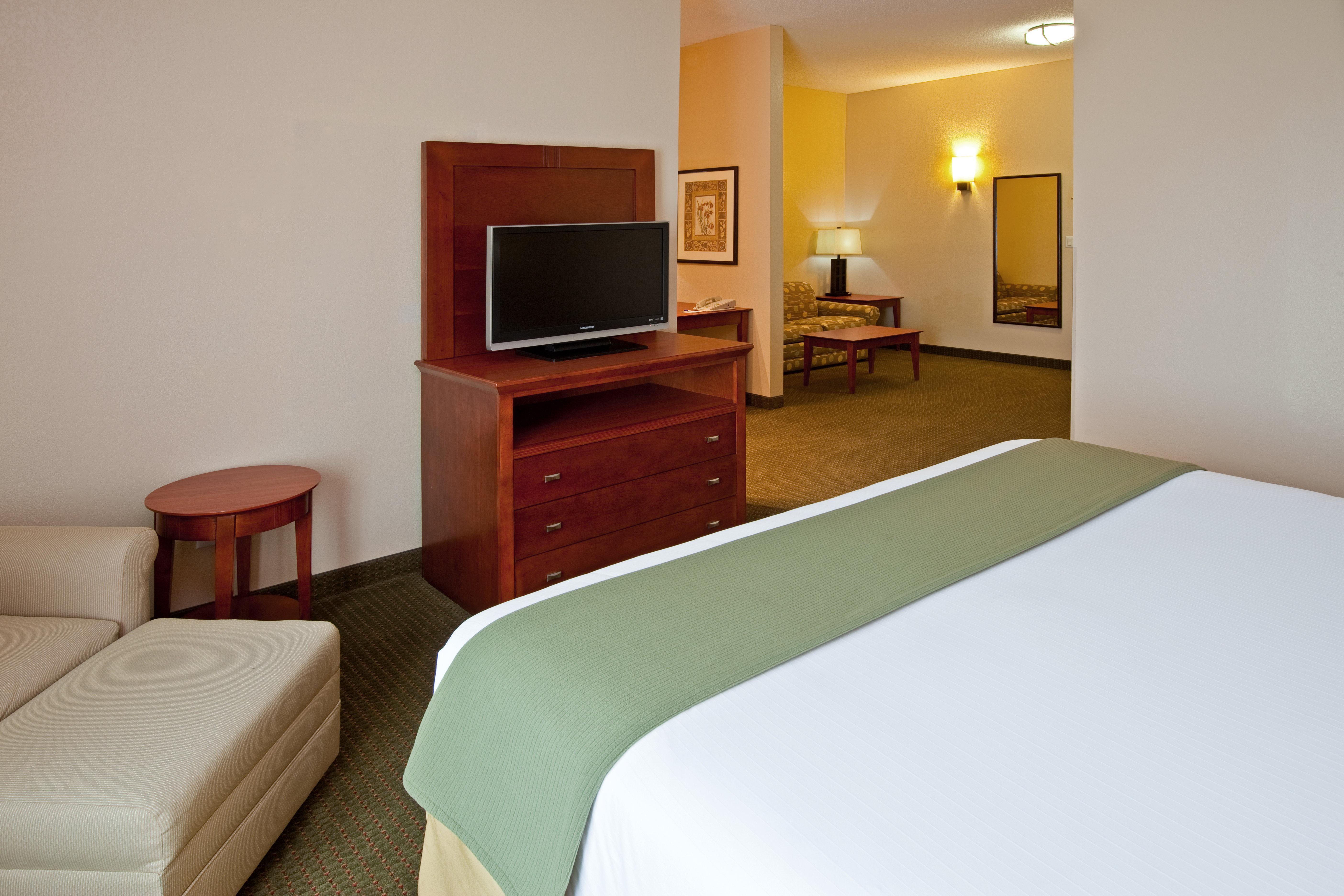Holiday Inn Express Hotel & Suites Bedford By Ihg Exteriér fotografie
