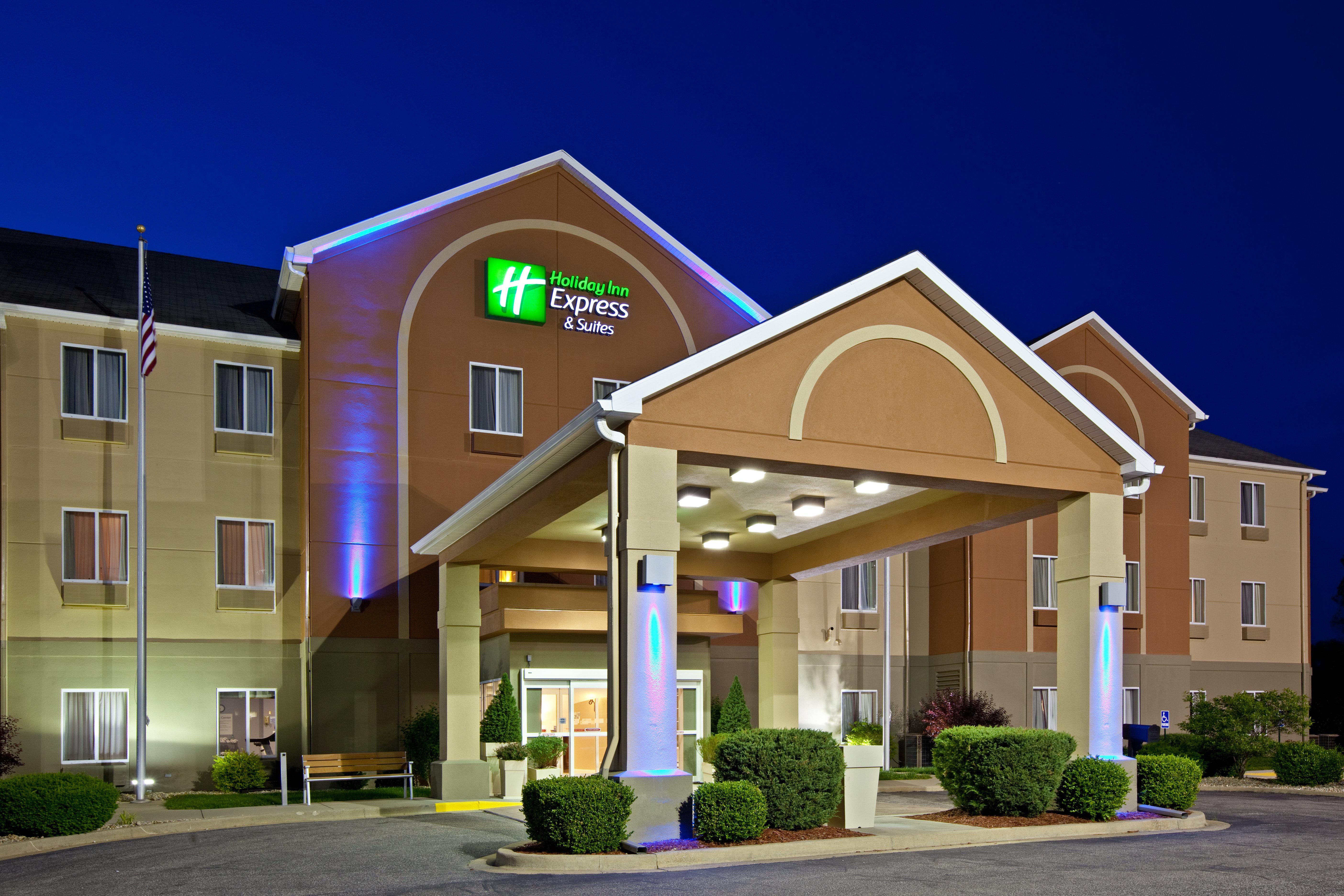 Holiday Inn Express Hotel & Suites Bedford By Ihg Exteriér fotografie